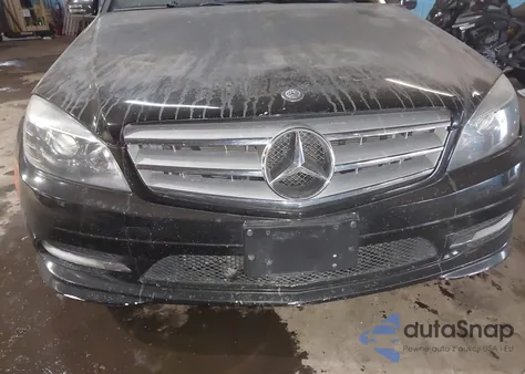 2011 Mercedes-Benz C 300 Luxury 4Matic/Sport 4Matic z USA, uszkodzony, nr VIN WDDGF8BB6BR171110